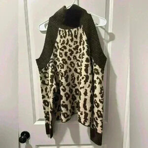 Woman’s leopard print sweater size medium brown cold sweater knit pullover